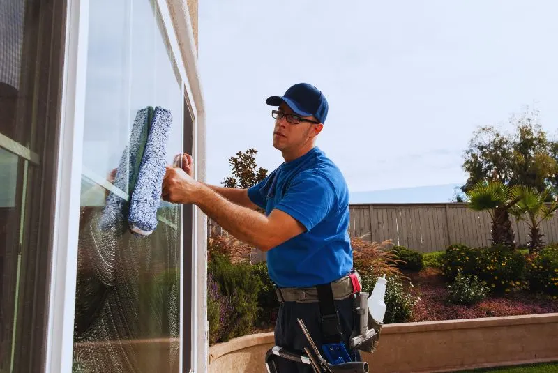 exterior window cleaning in Lake Stevens