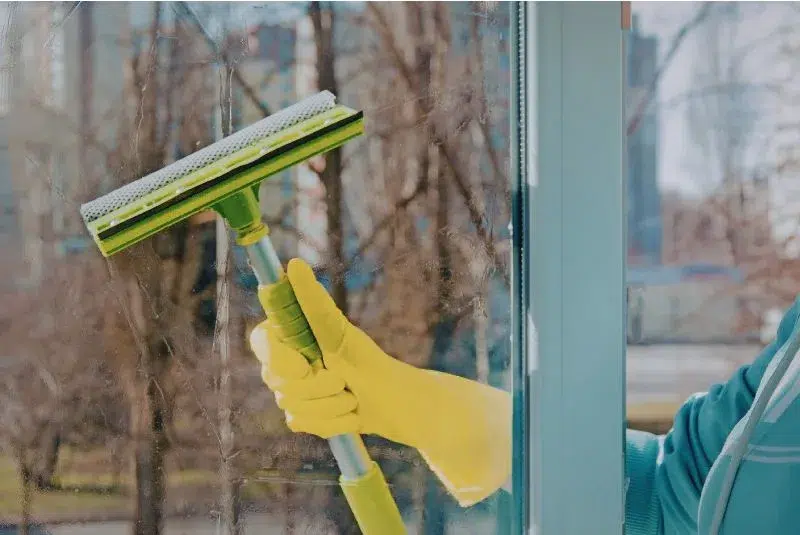 exterior window cleaning
