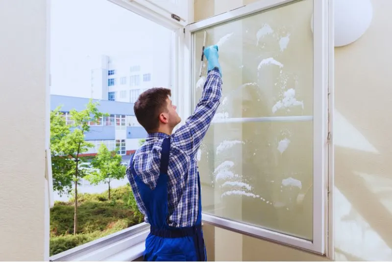 exterior window cleaning