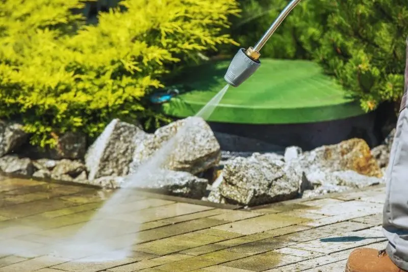 pressure-washing-in-Everett