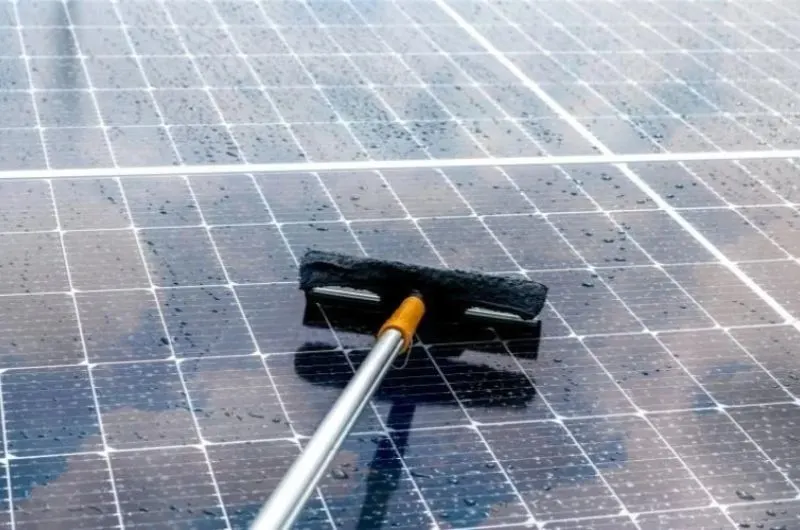 solar panel cleaning company in Everett